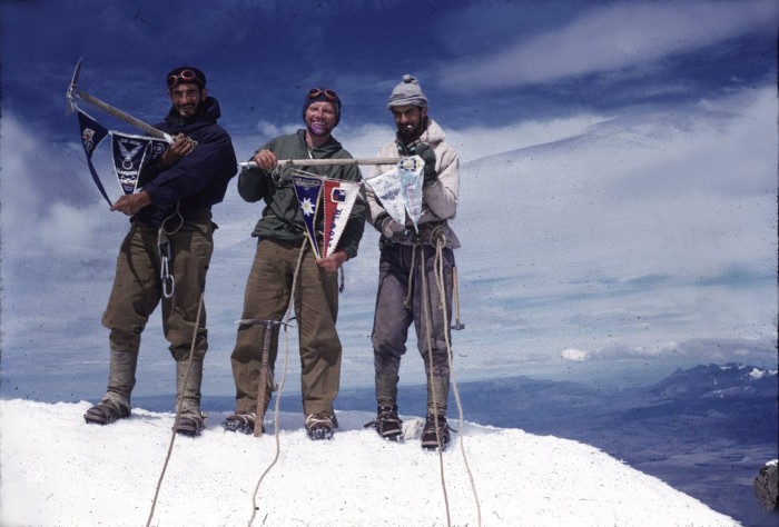 Paine grande, cumbre central y cumbre sur o Bariloche, 11 de Febrero 1955. Luis Krahl, Sergio Kunstmann, Ernesto Paya y Ricardo Vivanco.