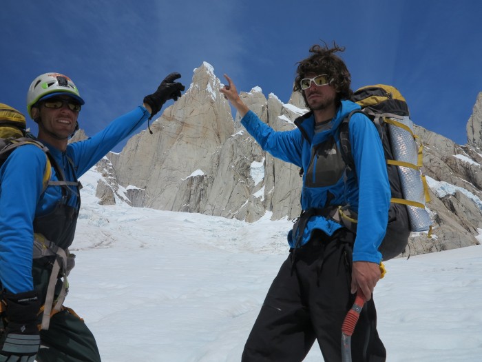 Andrés Zegers y Sebastian Rojas en la cima del Cerro Torre