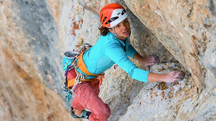 Nina CAPREZ climbs Orbayu, Naranjo de Builnes, Picos de Europa, Spain.