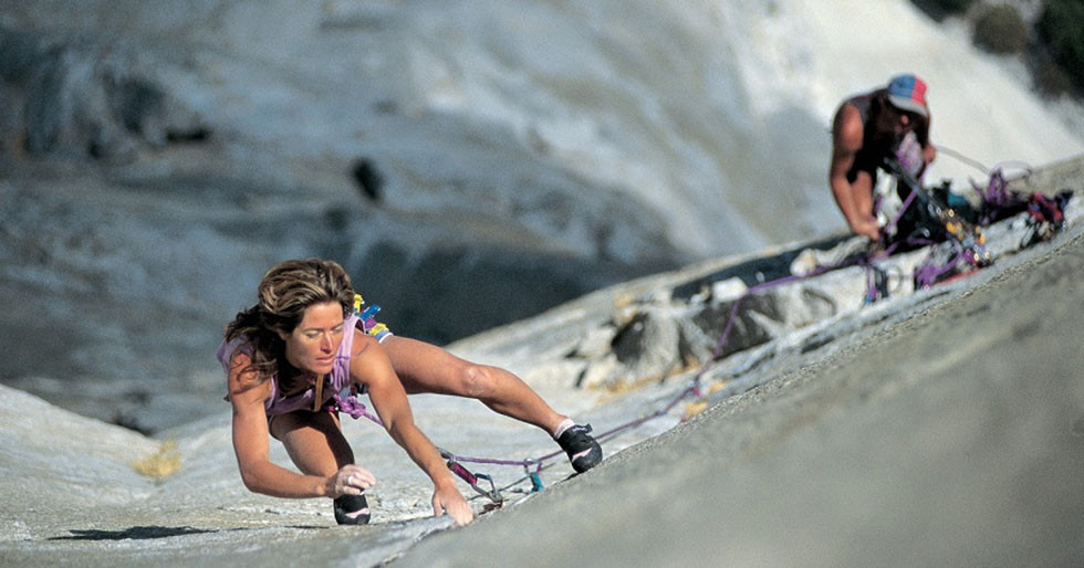 Lynn Hill en el largo 24 de la ruta The Nose, en la pared de El Capitán, Yosemite, EEUU. Foto de bethrodden.com