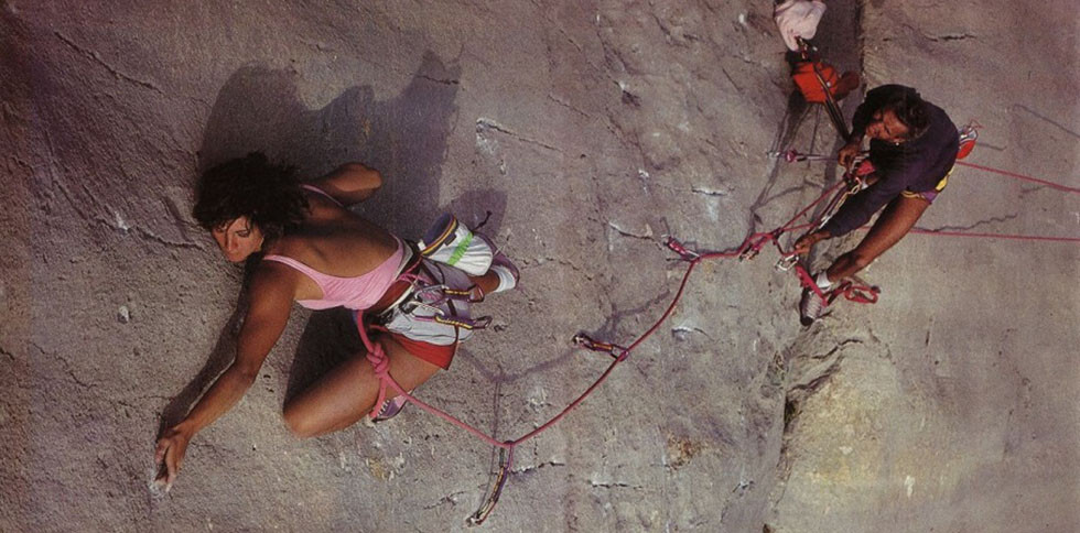 Catherine Destivelle escalando en Pichenibule. Foto de Robert Nicod