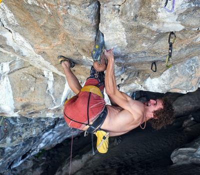Adam Ondra ha dado una de las batallas mas duras de su vida en una fisura